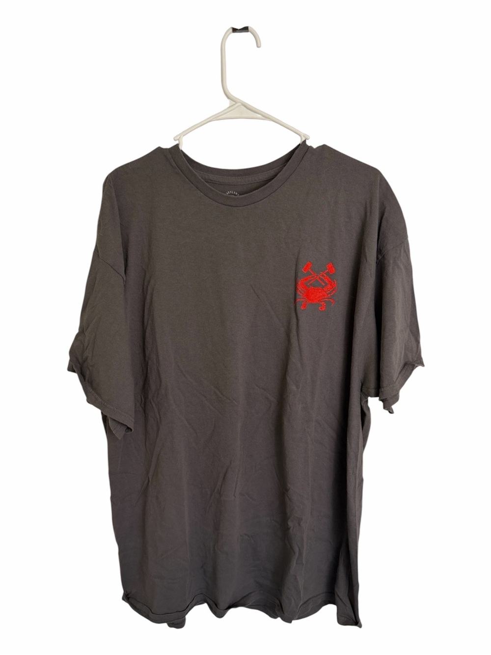 (2316) Classic Gray Short-Sleeve Tee with Red Crab Accent, Size: XXL